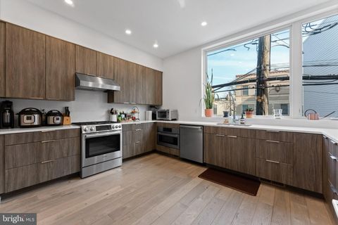 Tiny photo for 312 Poplar Street, PHILADELPHIA, PA 19123 (MLS # PAPH2622702)