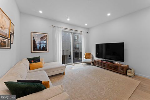 Tiny photo for 312 Poplar Street, PHILADELPHIA, PA 19123 (MLS # PAPH2622702)