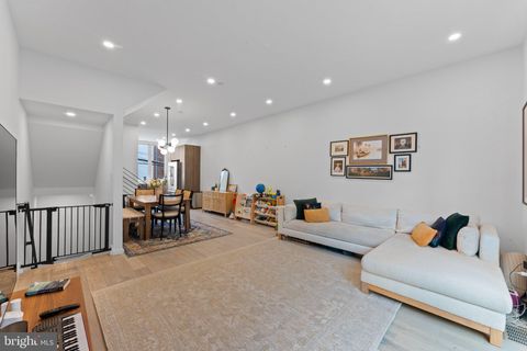 Tiny photo for 312 Poplar Street, PHILADELPHIA, PA 19123 (MLS # PAPH2622702)