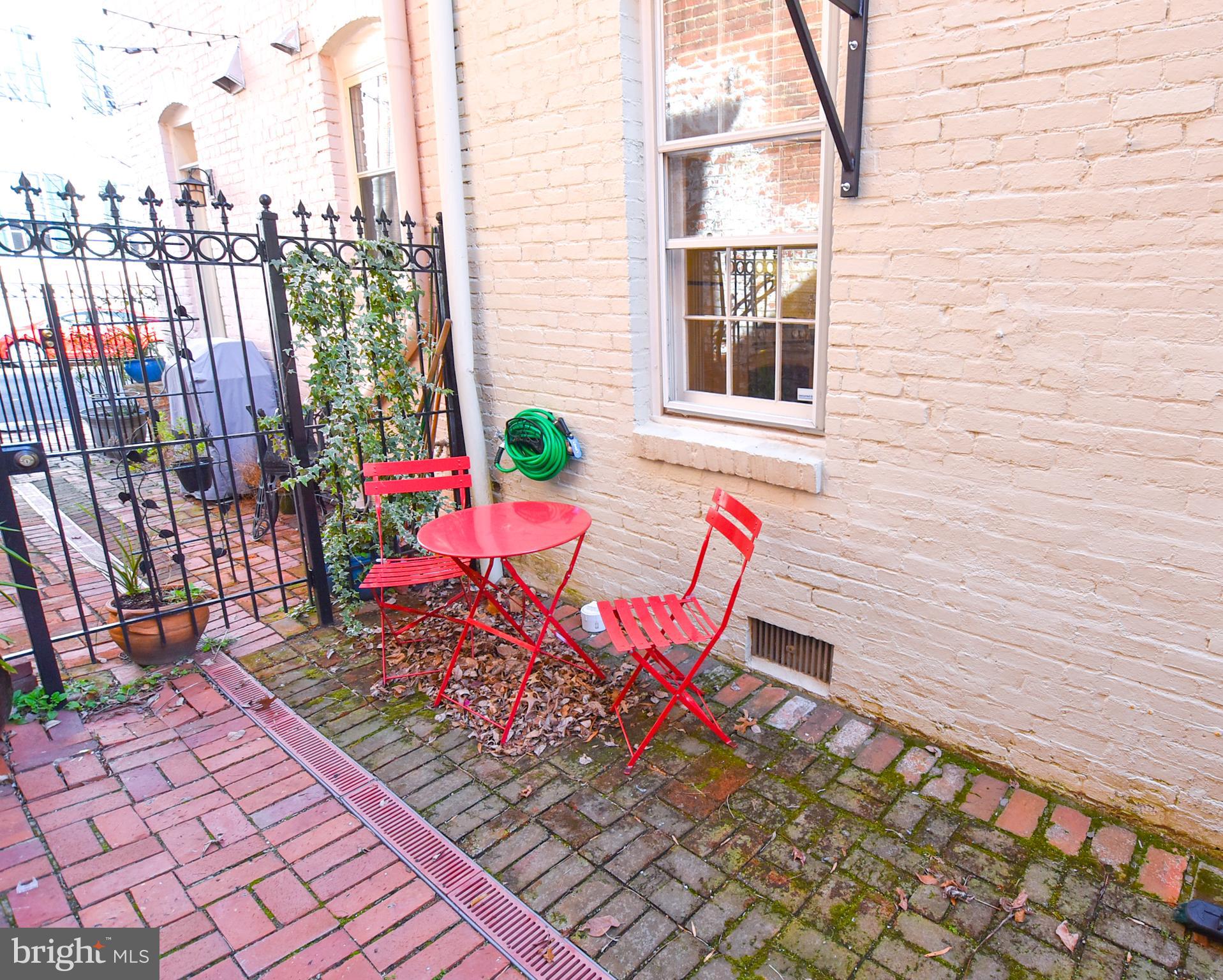 OLD TOWN ALEXANDRIA - Residential Lease