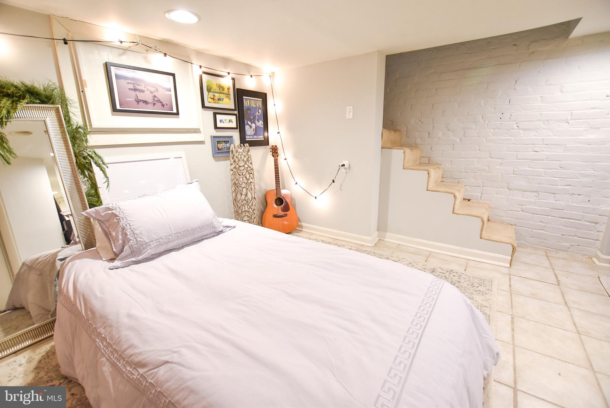 OLD TOWN ALEXANDRIA - Residential Lease