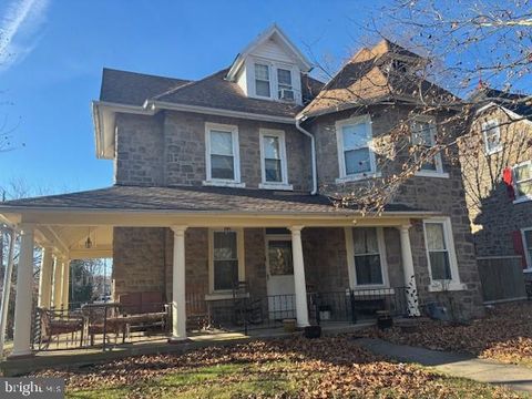 Homes For Sale - 506 Trinity Place<br/> AMBLER, PA 19002