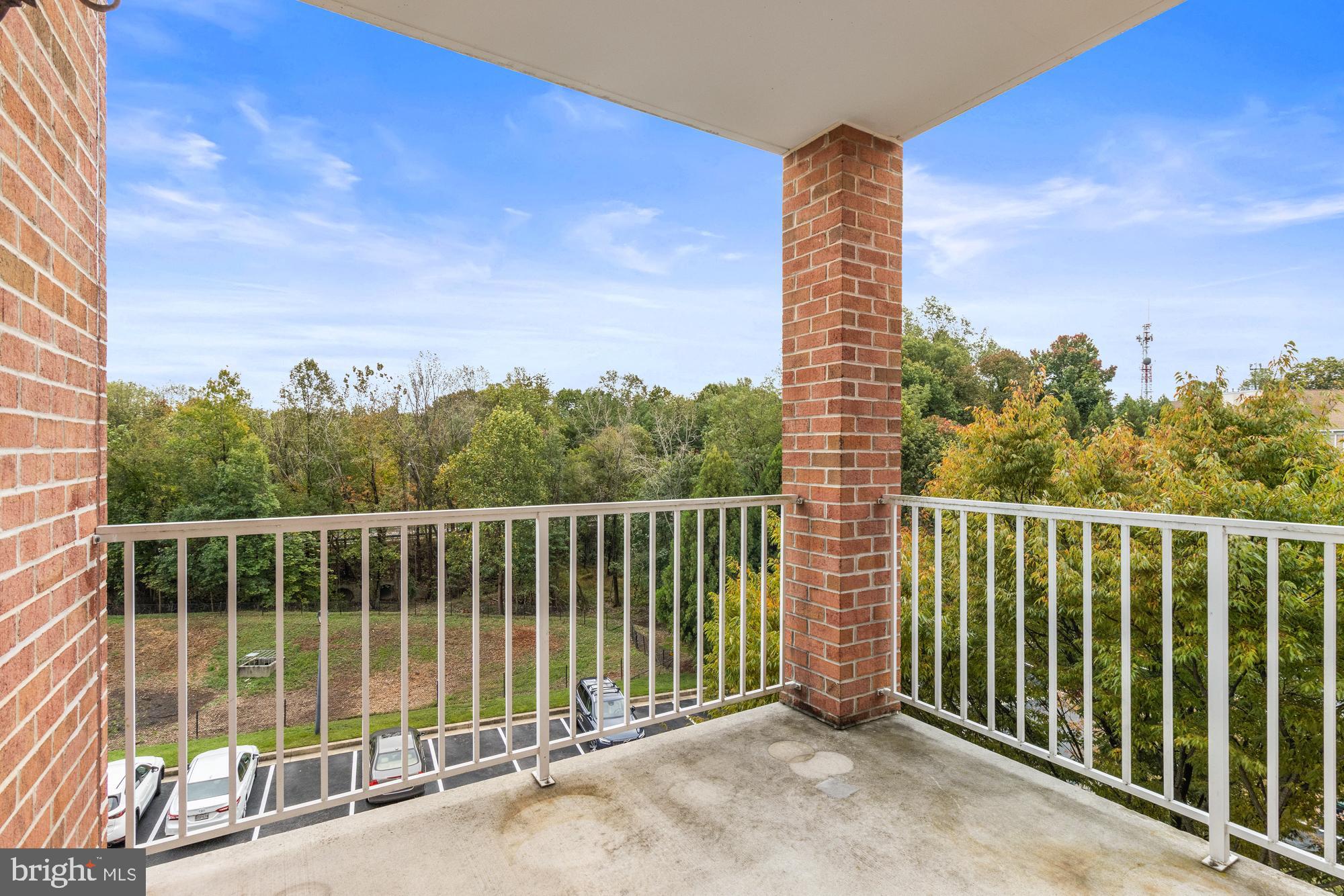 STRAFFAN - Residential