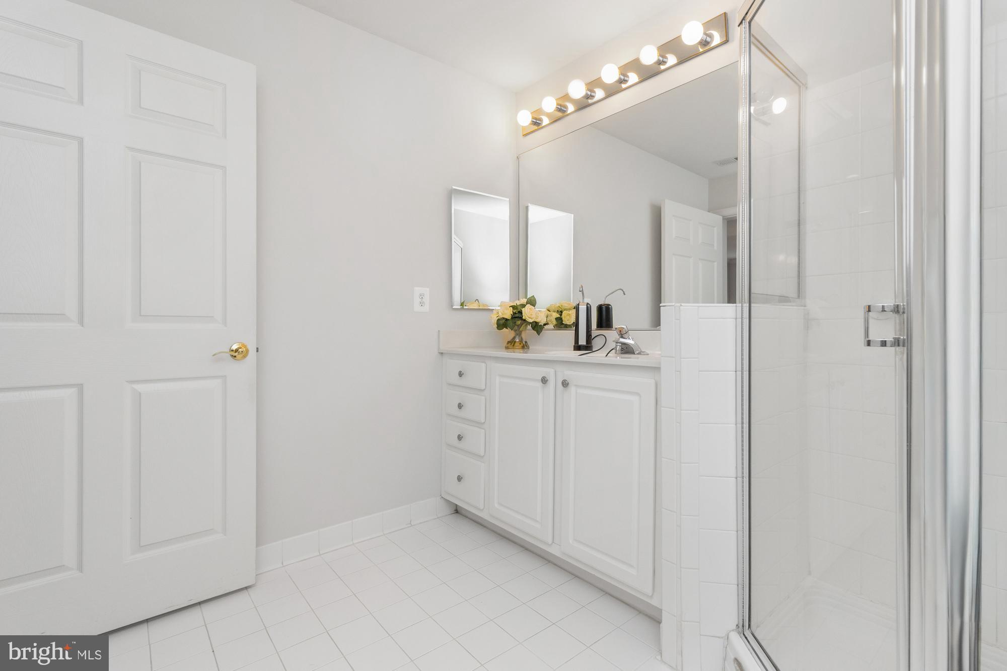 STRAFFAN - Residential