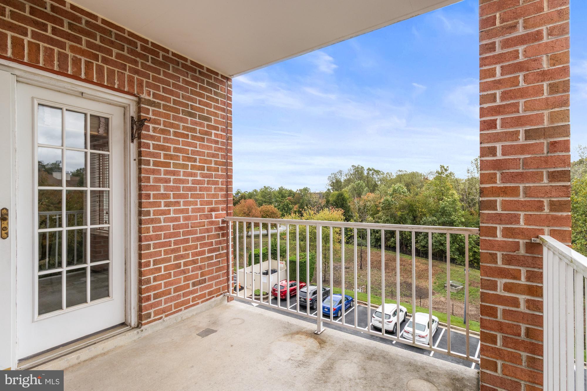 STRAFFAN - Residential