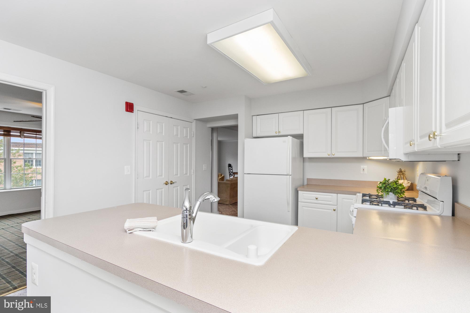 STRAFFAN - Residential