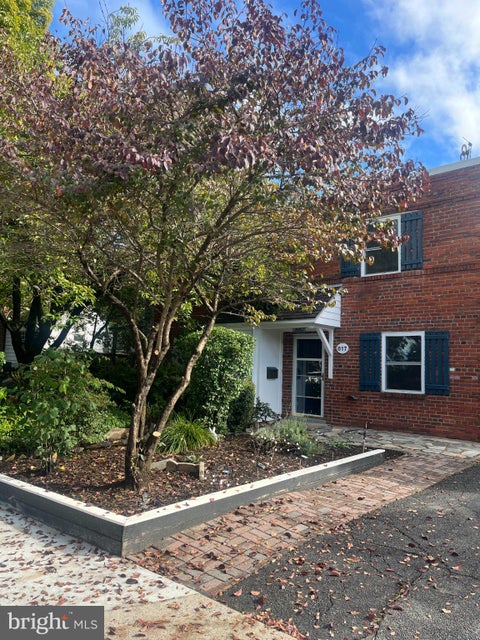Photo of 817 S Irving Street, ARLINGTON, VA 22204 (MLS # VAAR2080932)