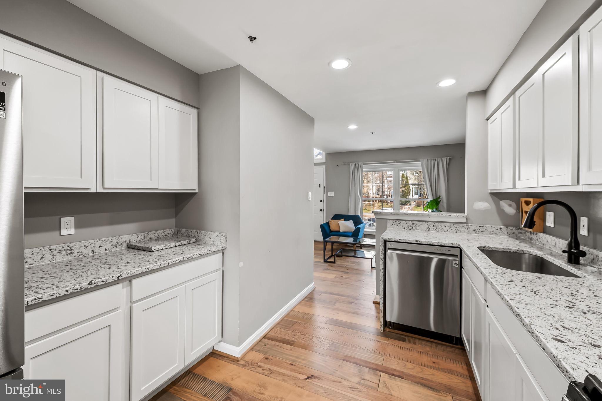 FLOWER HILL - Residential