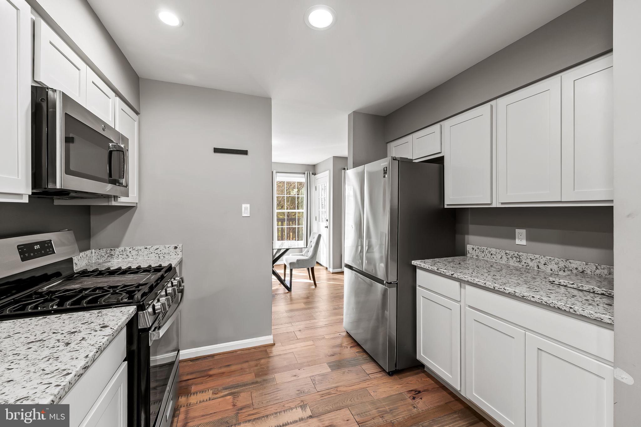 FLOWER HILL - Residential