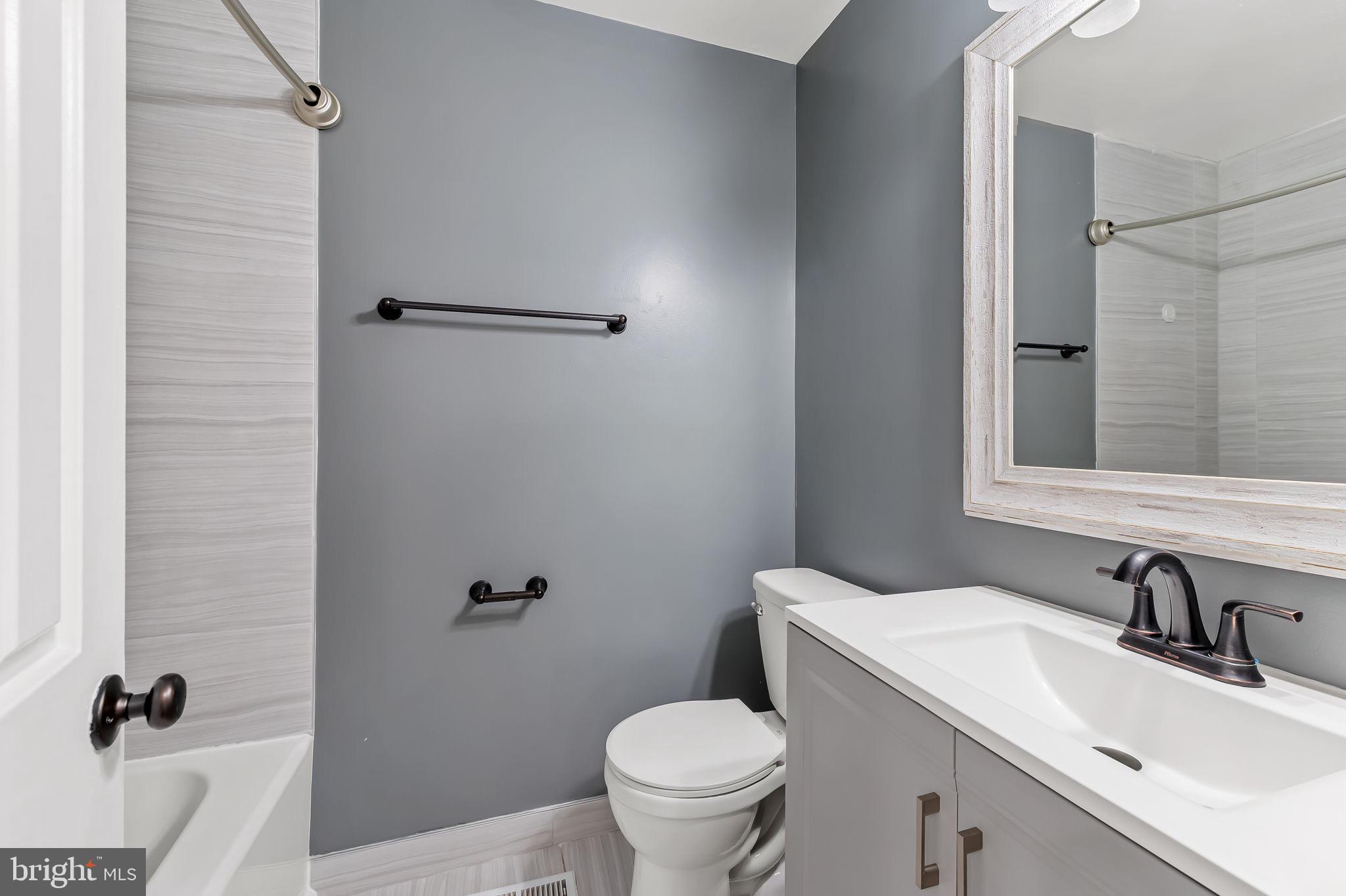 FLOWER HILL - Residential