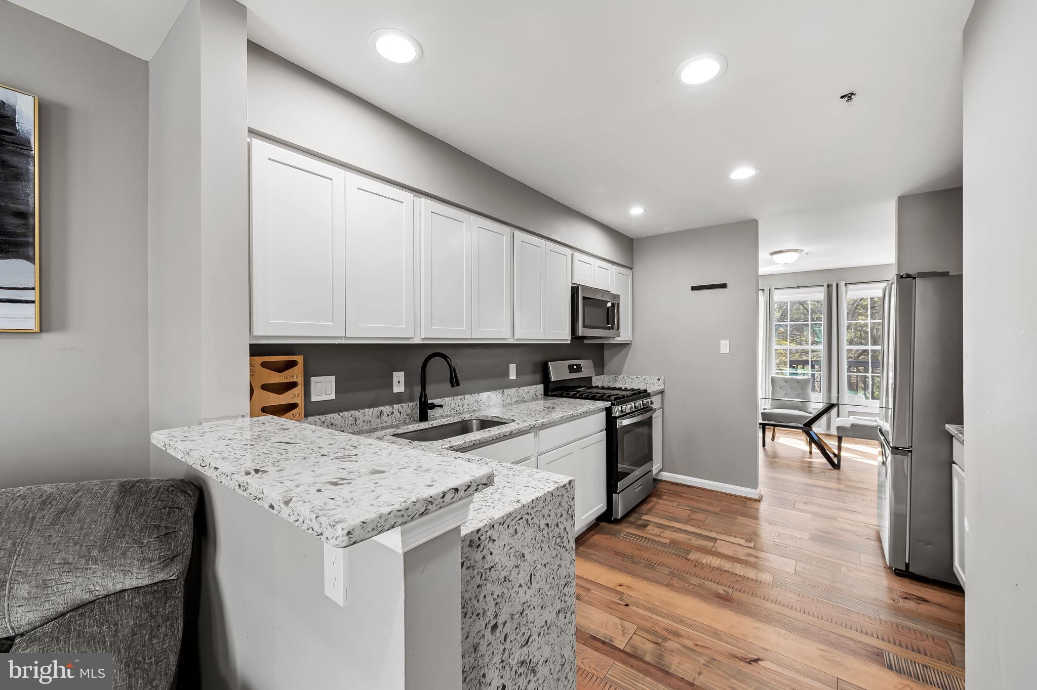 FLOWER HILL - Residential