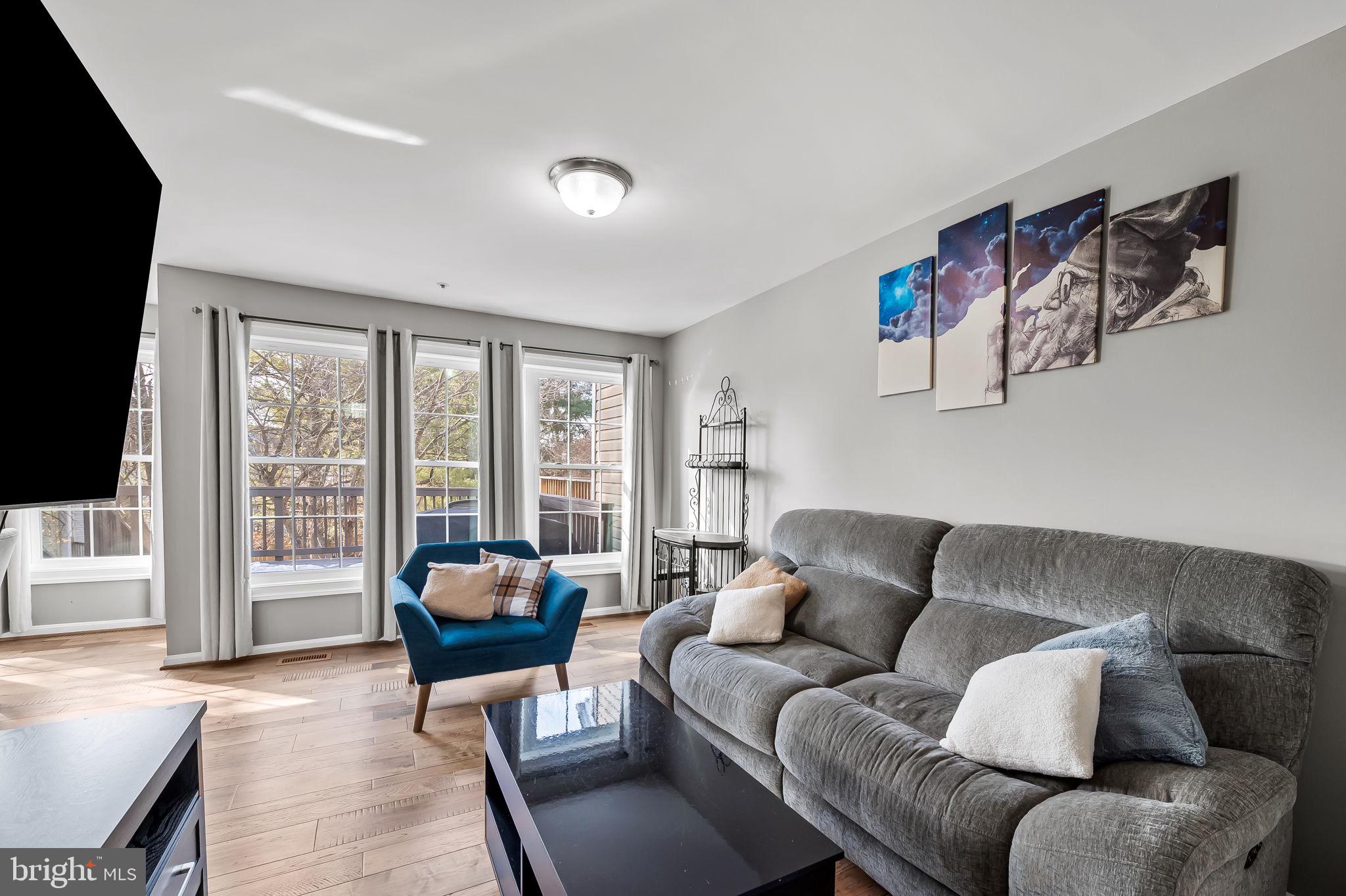 FLOWER HILL - Residential