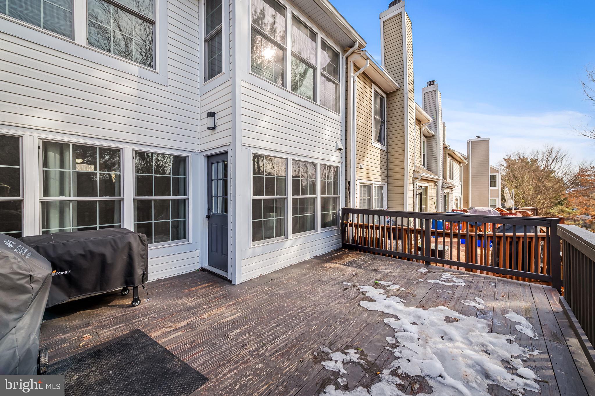 FLOWER HILL - Residential