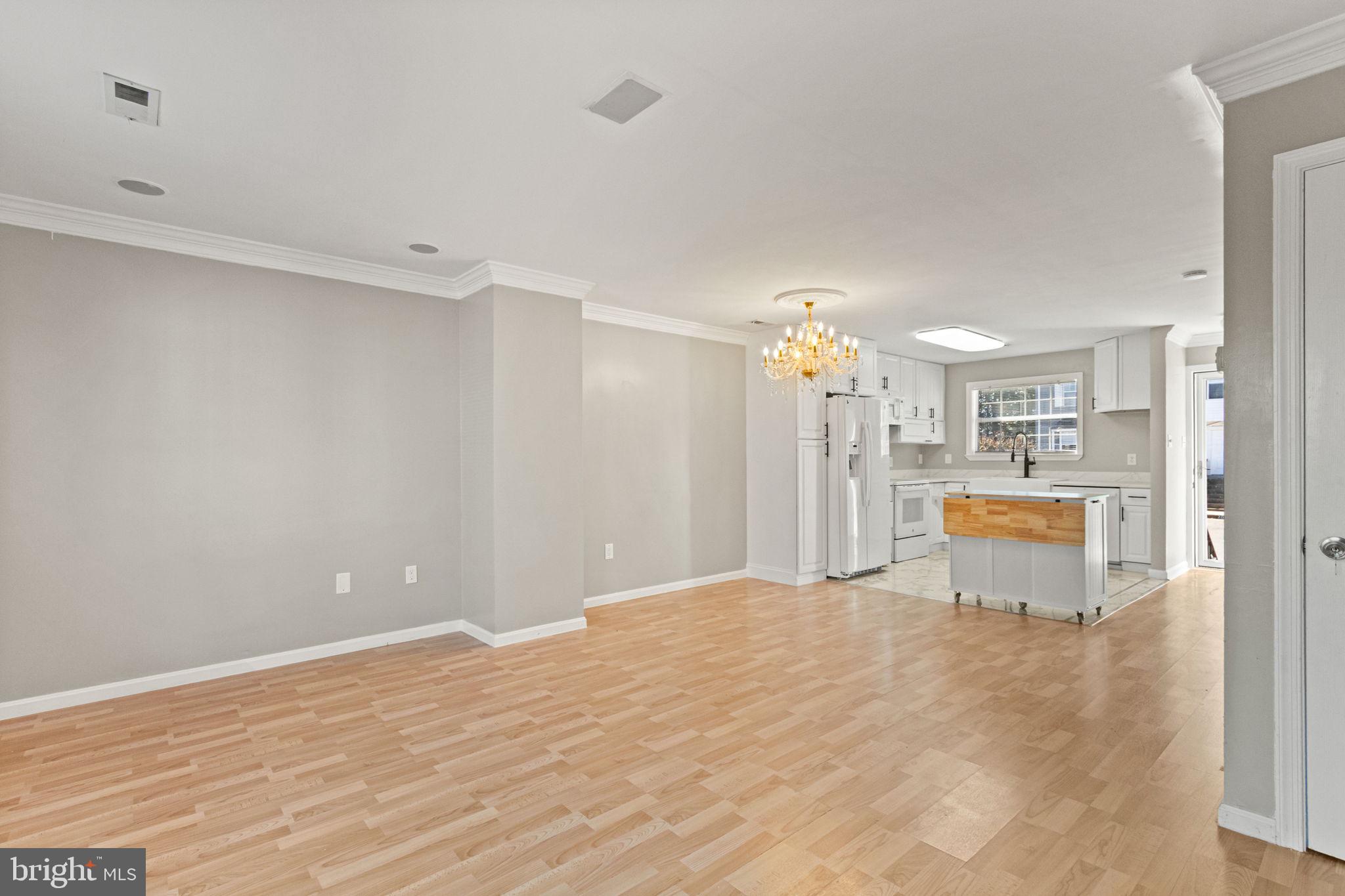 SUNNINGDALE MEADOWS - Residential