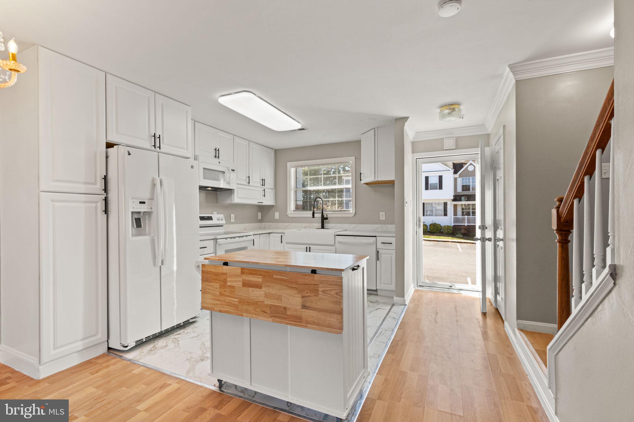 SUNNINGDALE MEADOWS - Residential