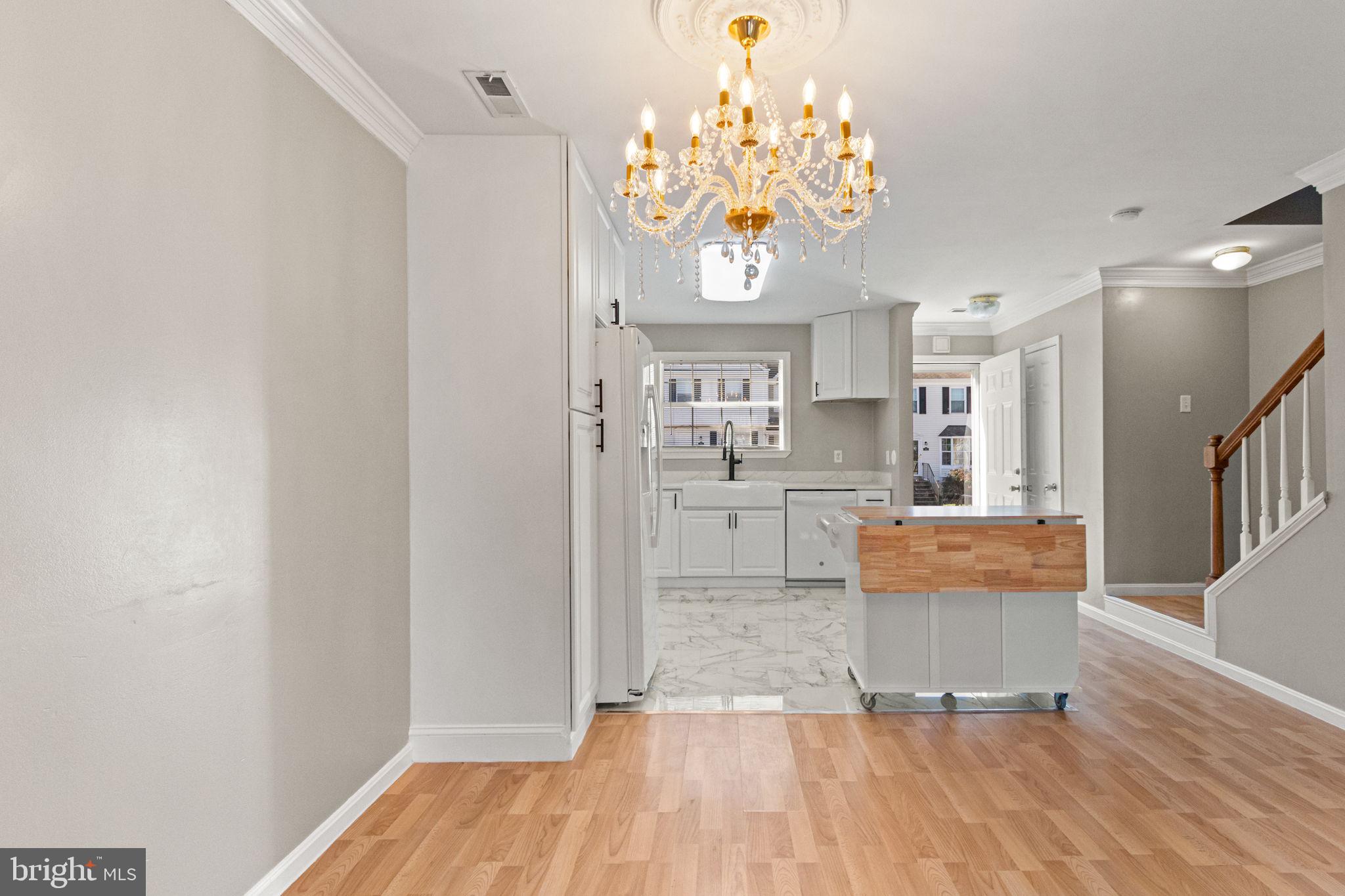 SUNNINGDALE MEADOWS - Residential