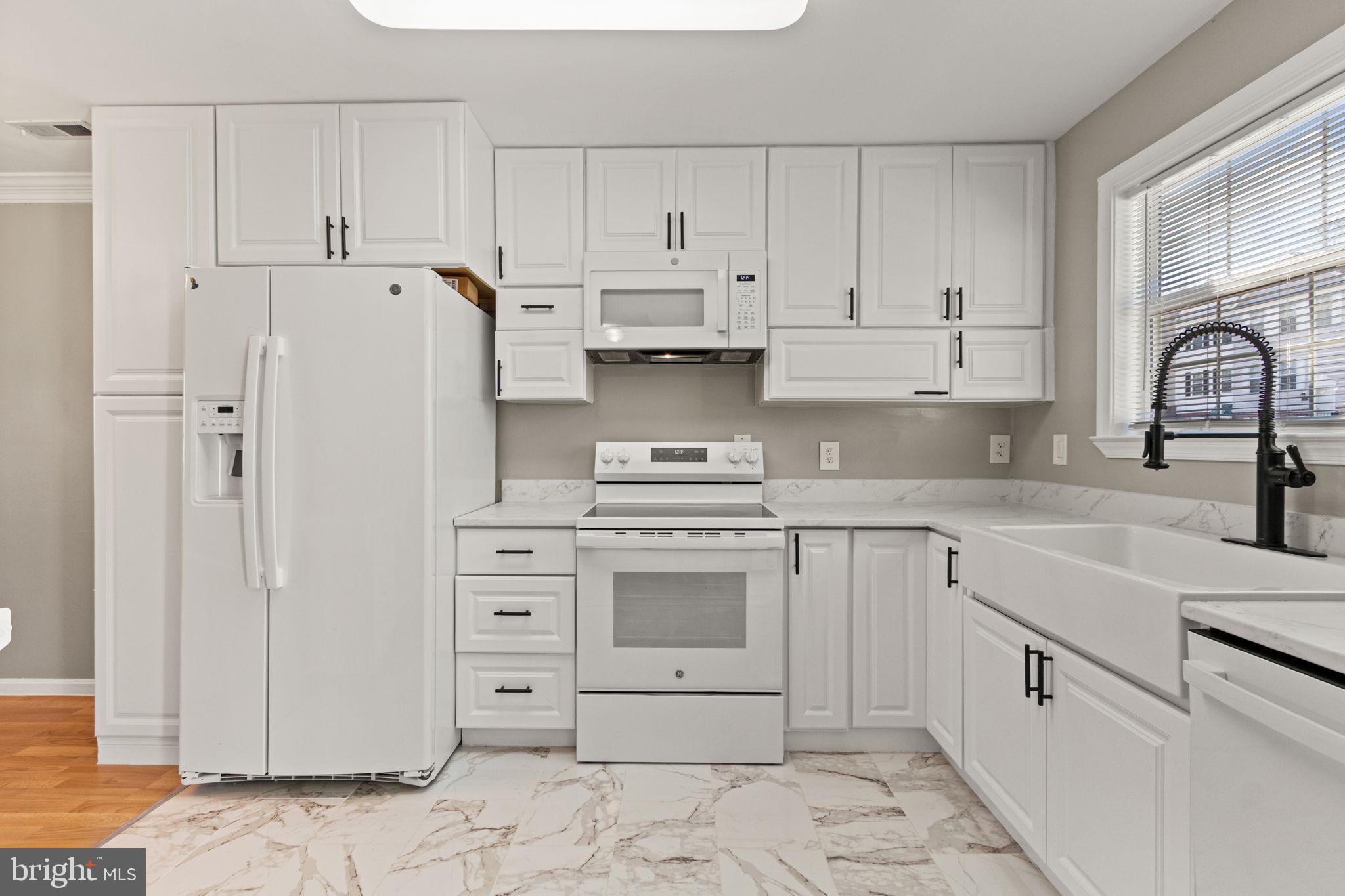 SUNNINGDALE MEADOWS - Residential