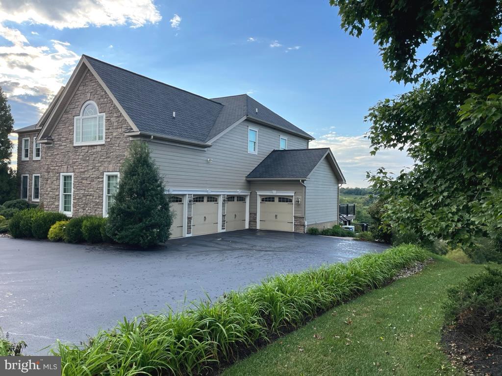 ESTATES AT GARNET VA - Residential