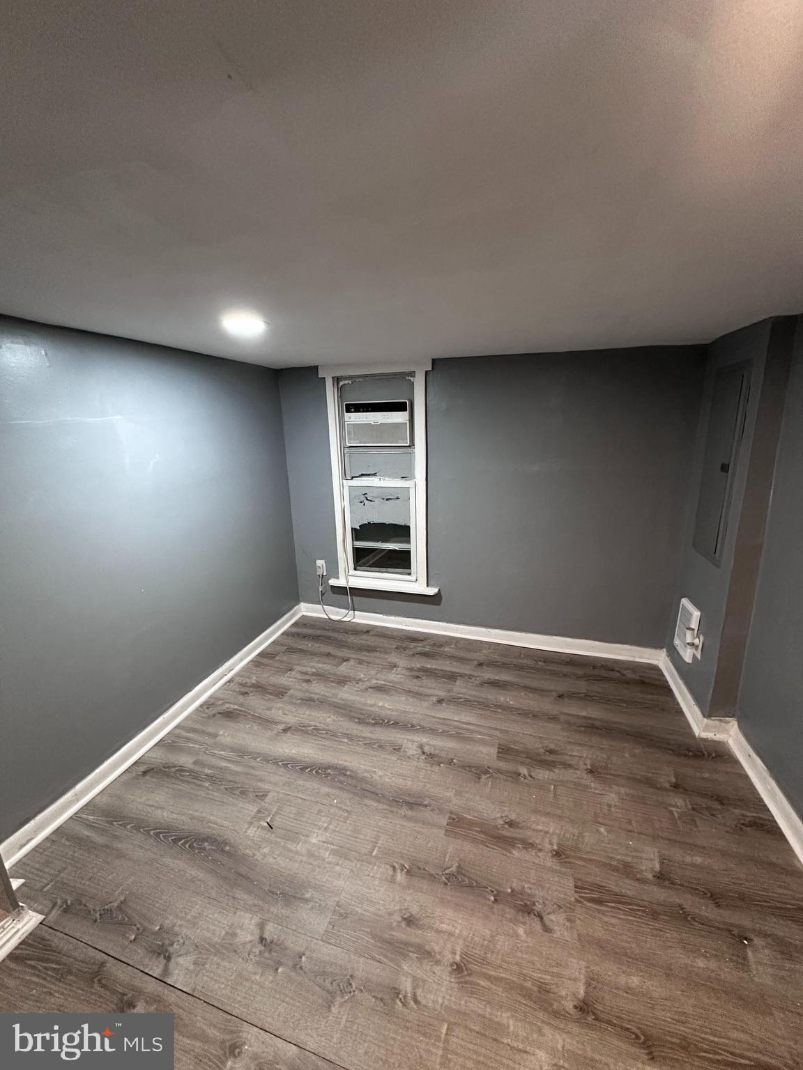 HOLMESBURG - Residential Lease