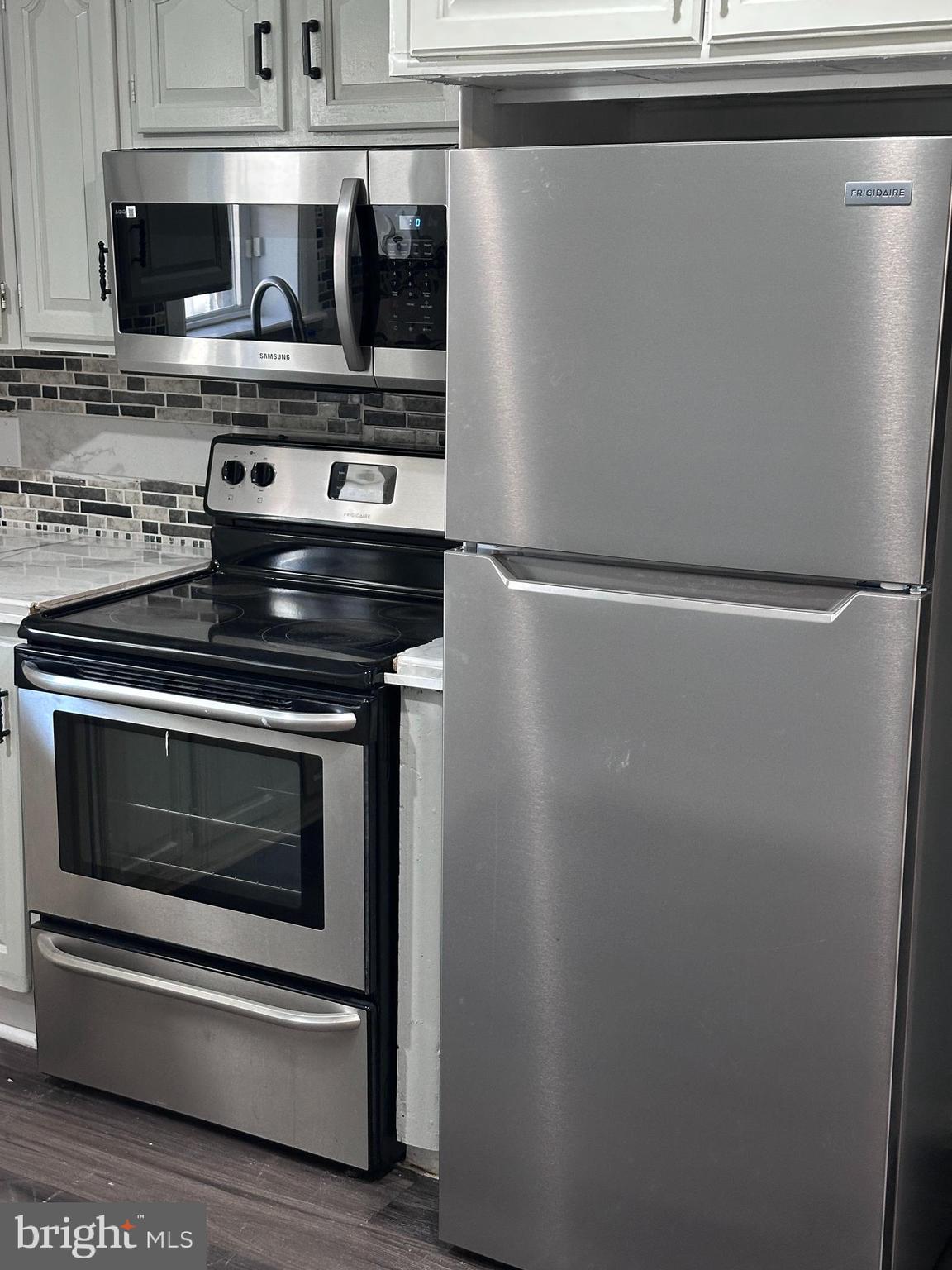 HOLMESBURG - Residential Lease