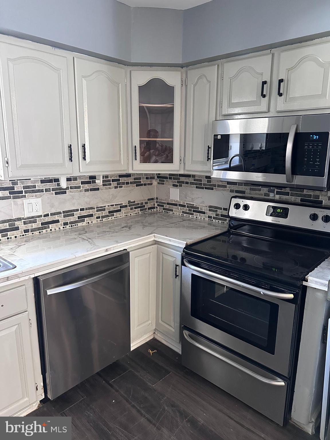 HOLMESBURG - Residential Lease