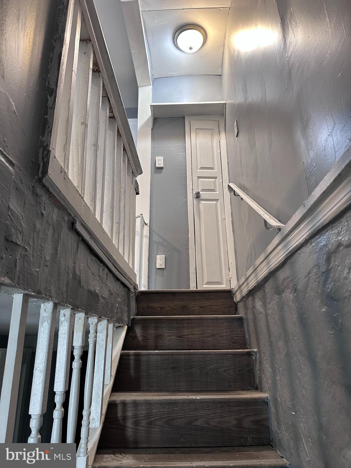 HOLMESBURG - Residential Lease