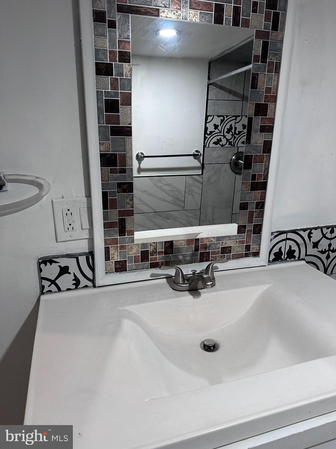 HOLMESBURG - Residential Lease