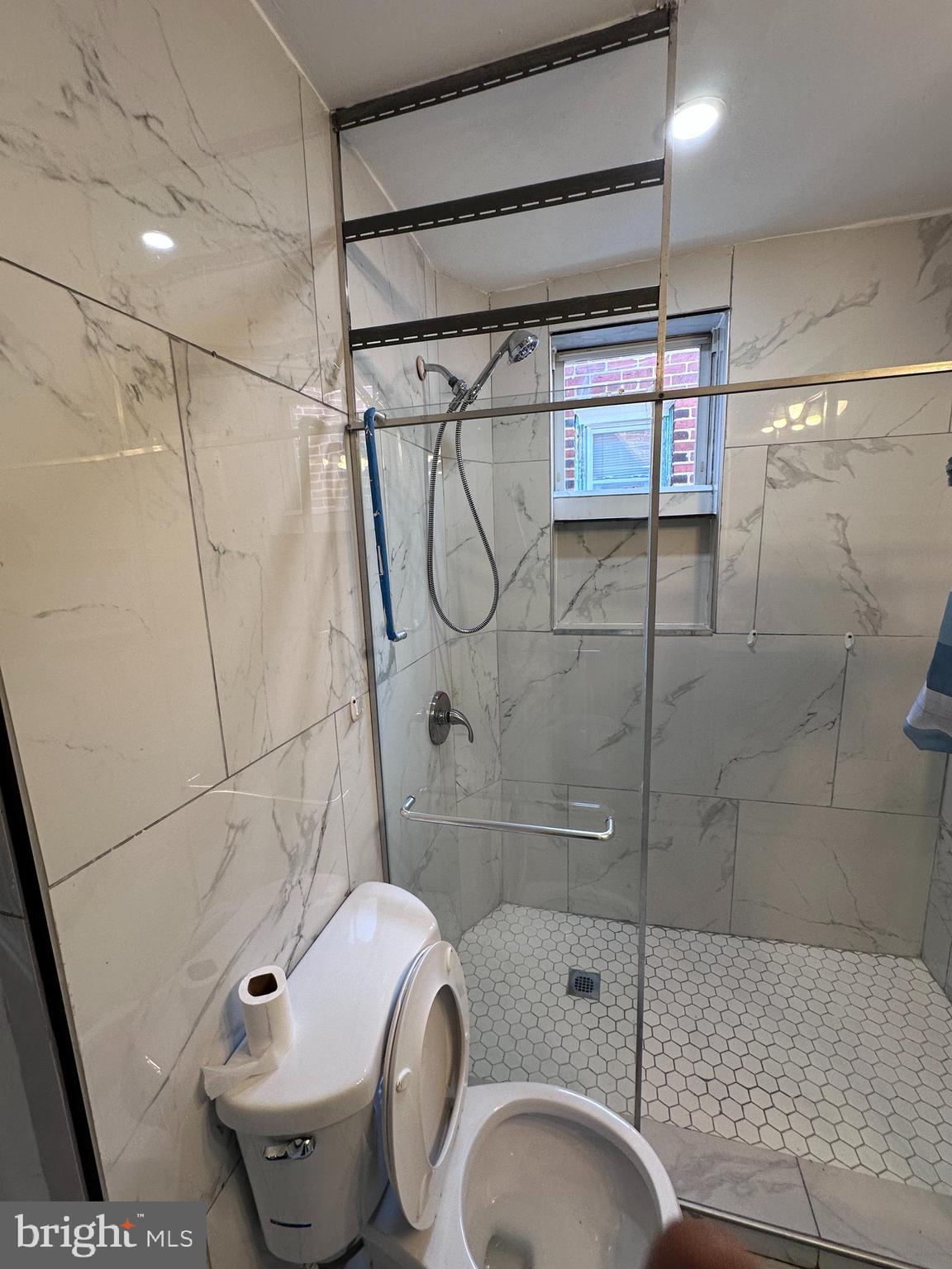 HOLMESBURG - Residential Lease