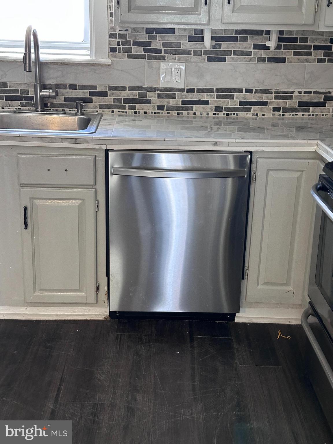 HOLMESBURG - Residential Lease