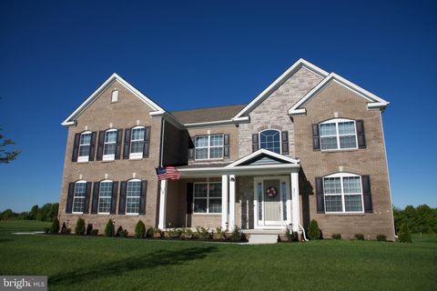 Photo of 251 Dillon Circle, MIDDLETOWN, DE 19709 (MLS # DENC2085164)