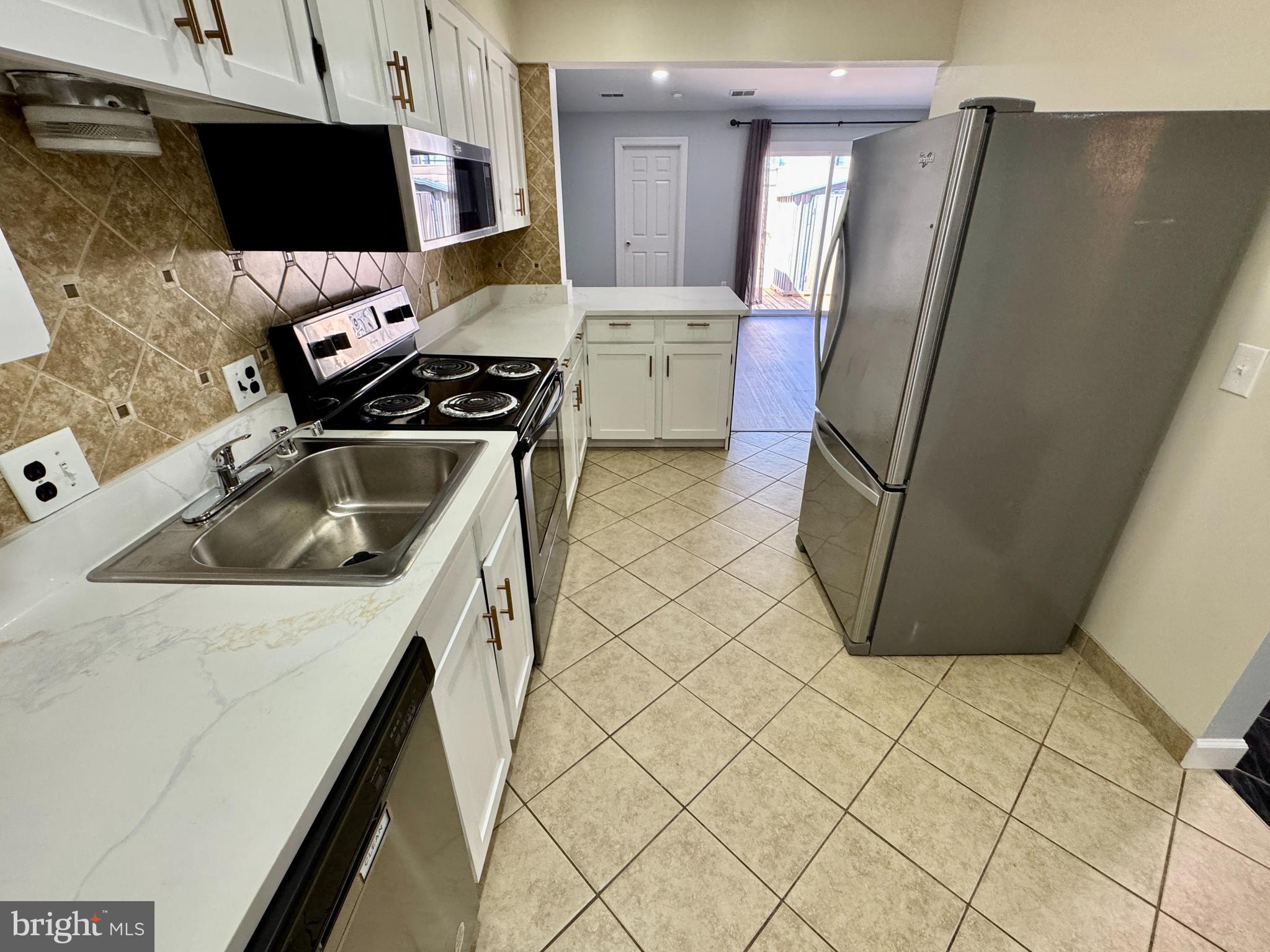 PORT O DUMFRIES - Residential Lease