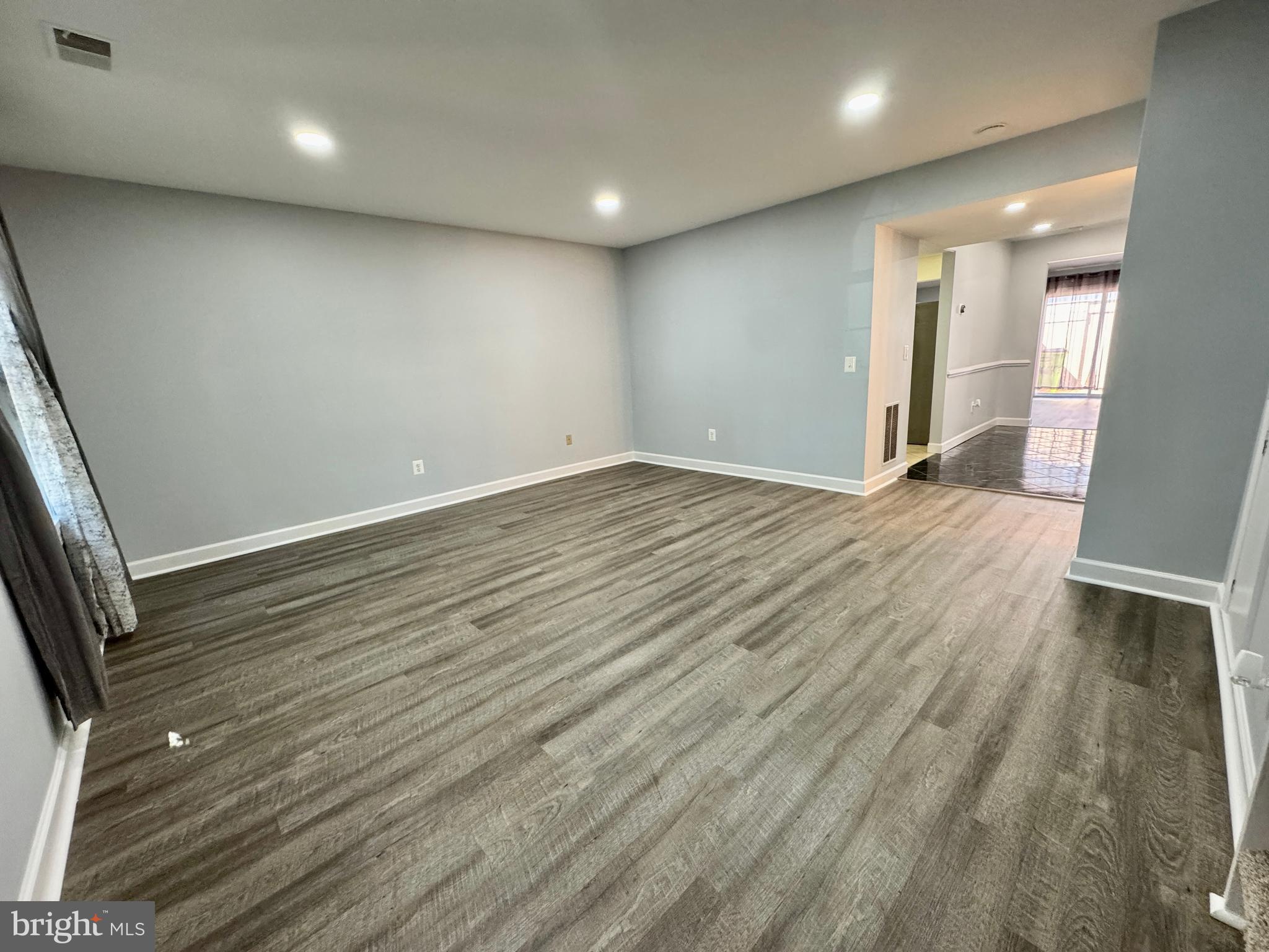 PORT O DUMFRIES - Residential Lease