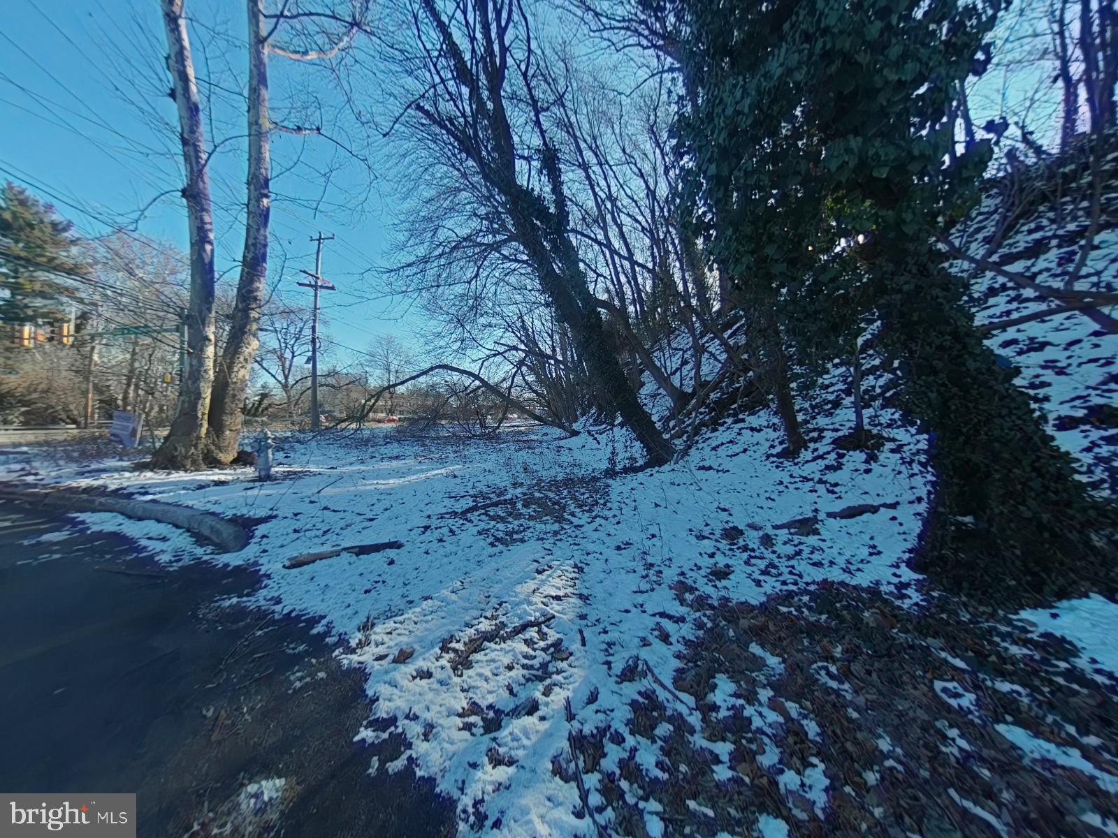 HAVERTOWN - Land