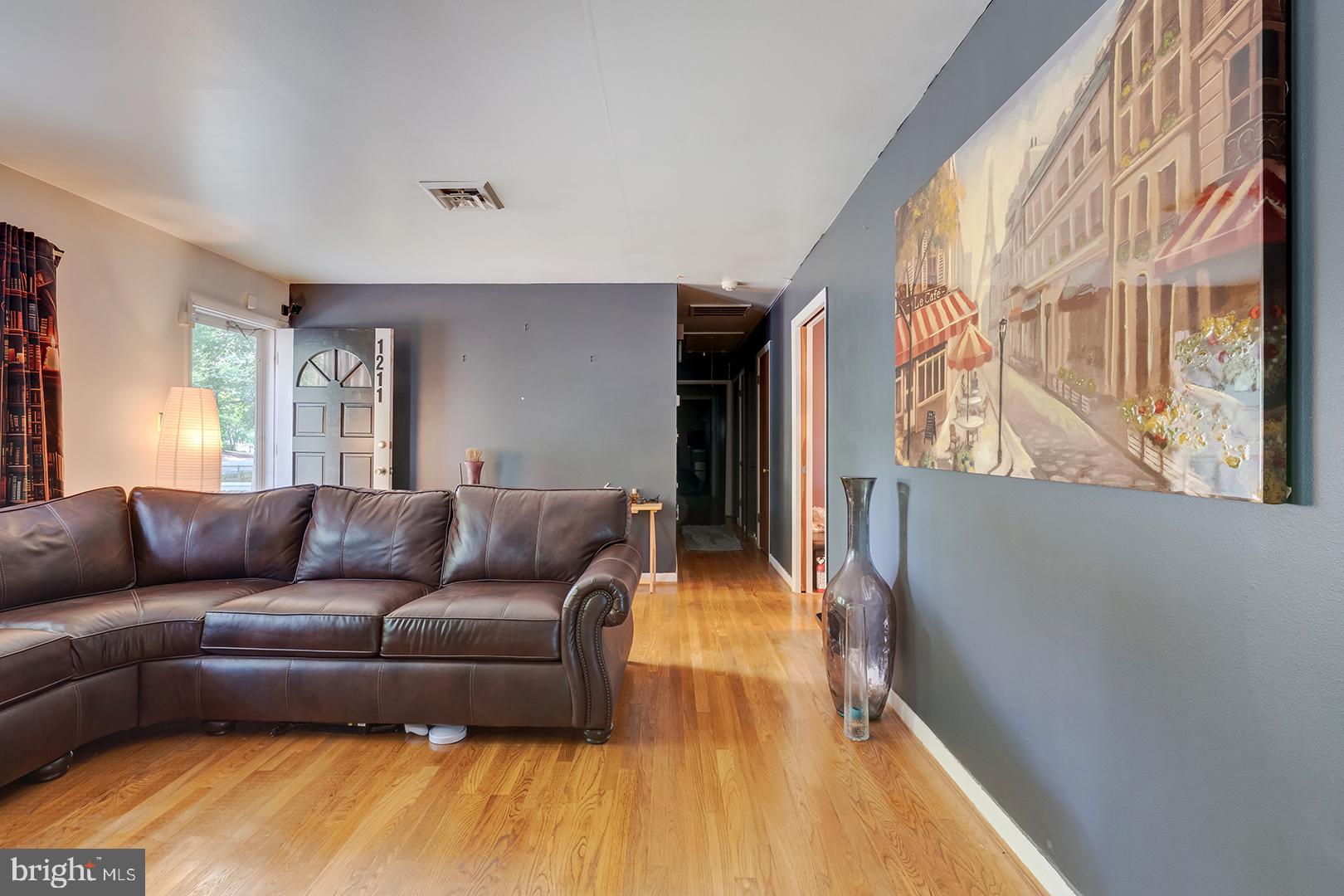 1211 FLAMINGO DRIVE