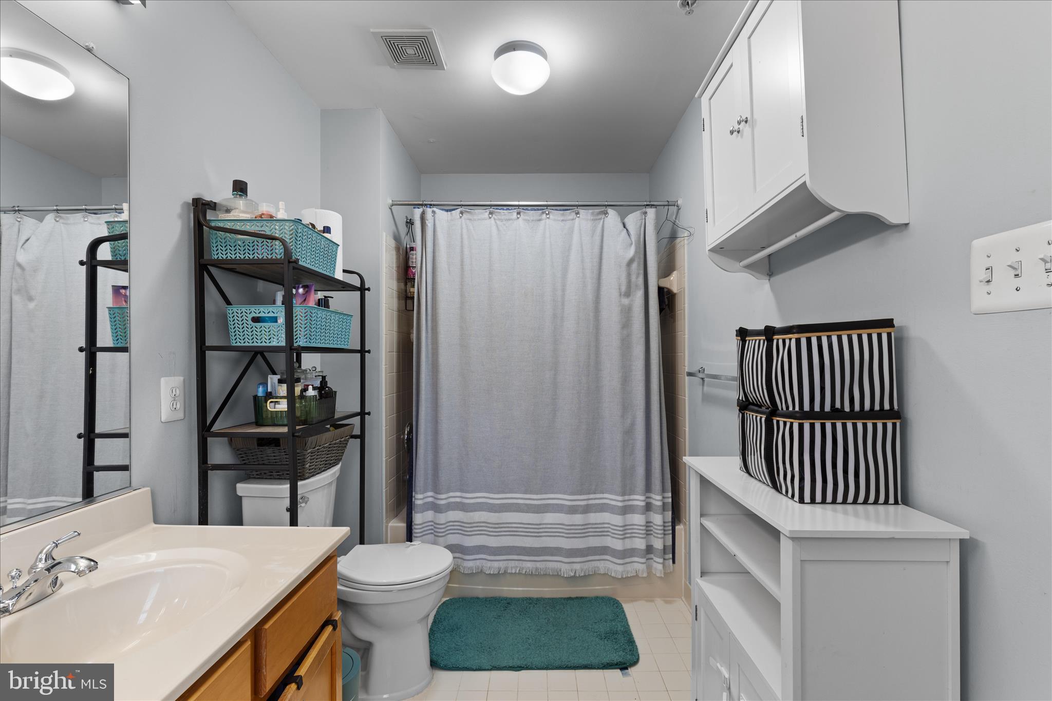 THE OAKS AT WATERS EDGE - Residential