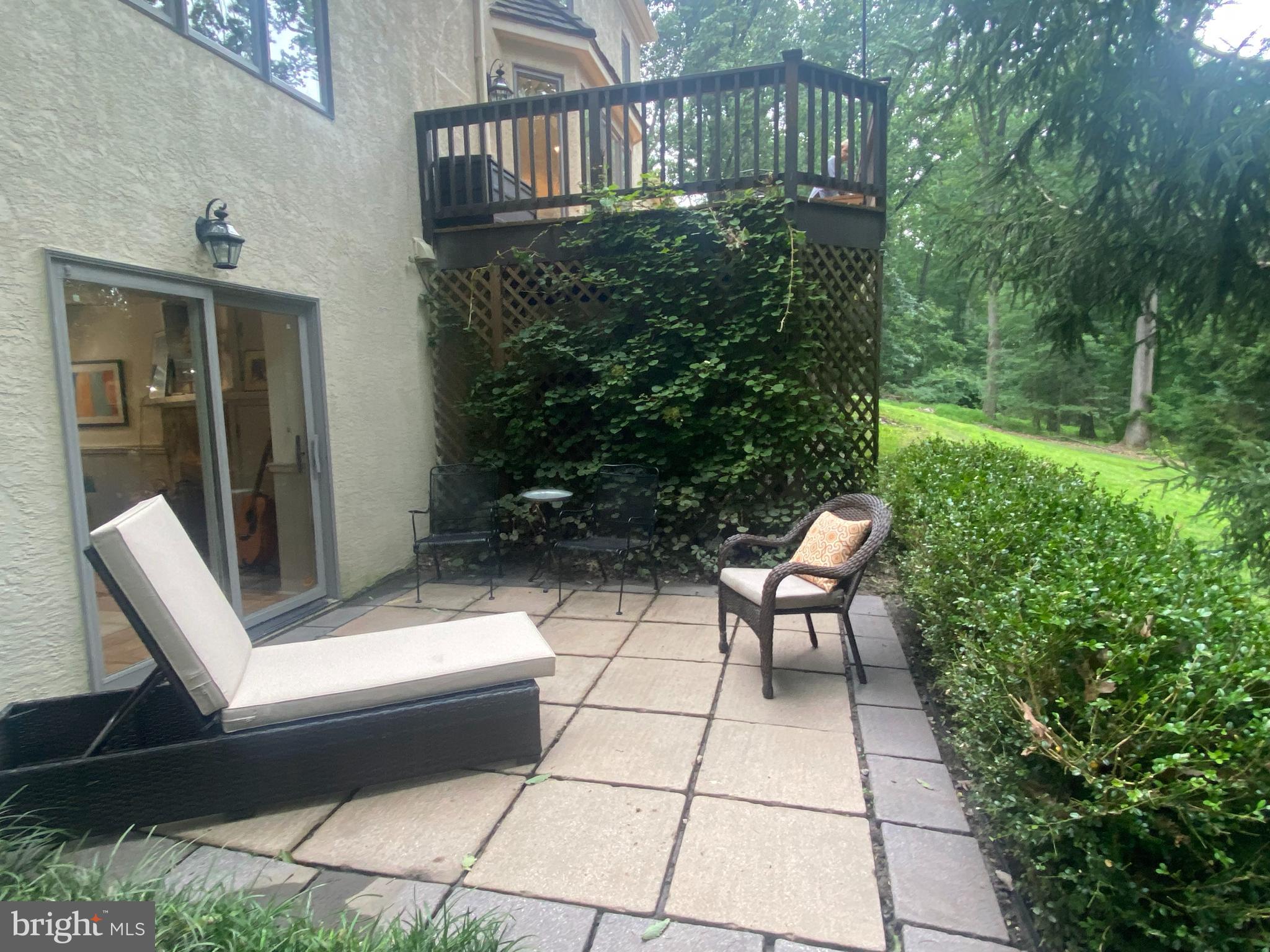 THE CIRCLES - Residential