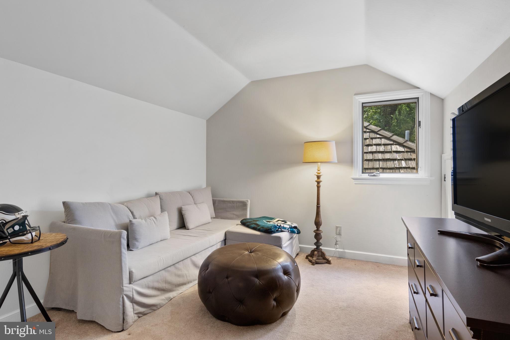 THE CIRCLES - Residential