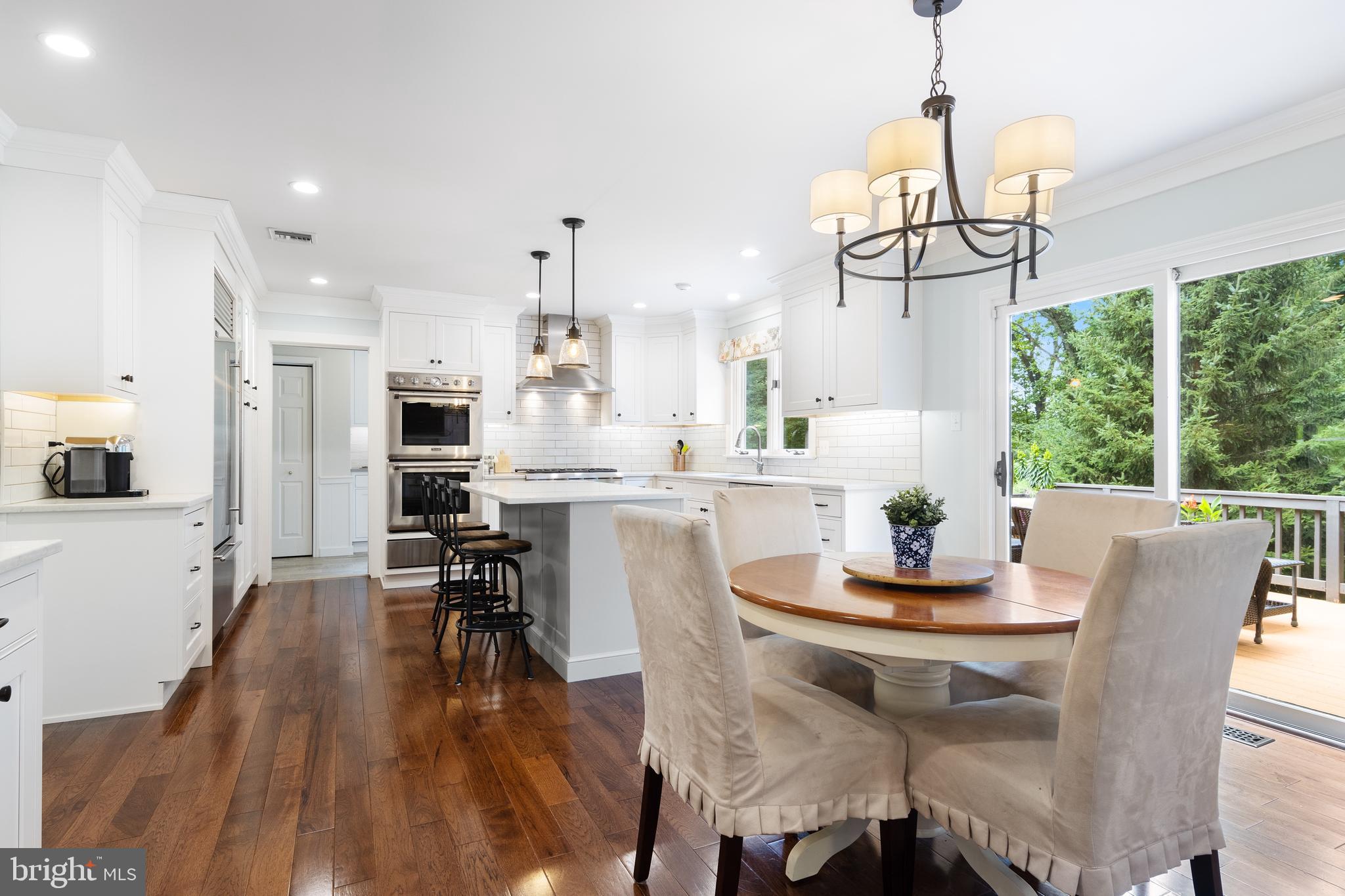 THE CIRCLES - Residential