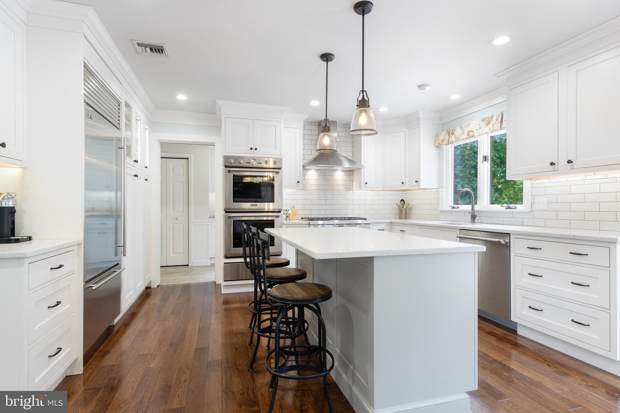 THE CIRCLES - Residential