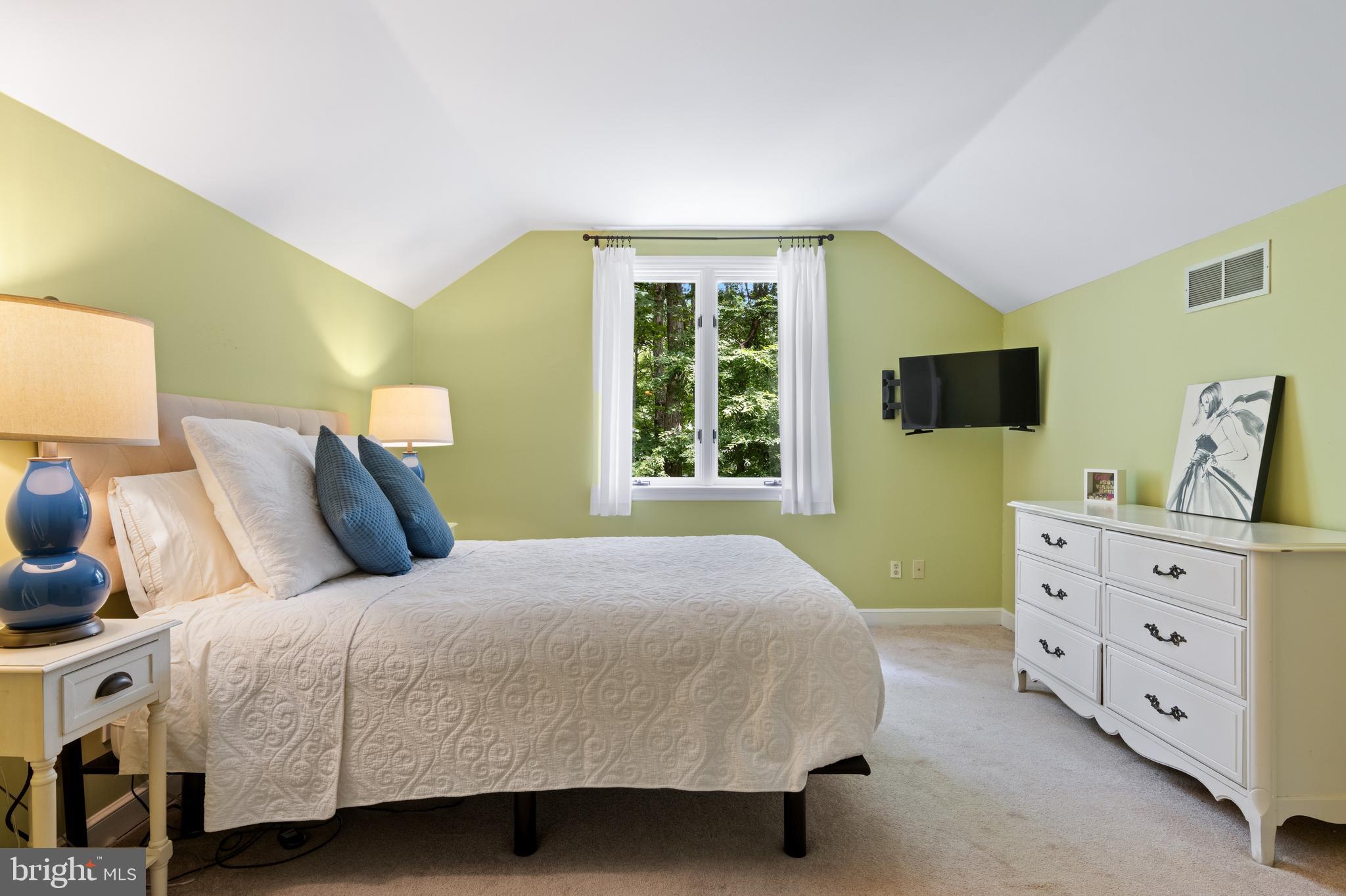 THE CIRCLES - Residential