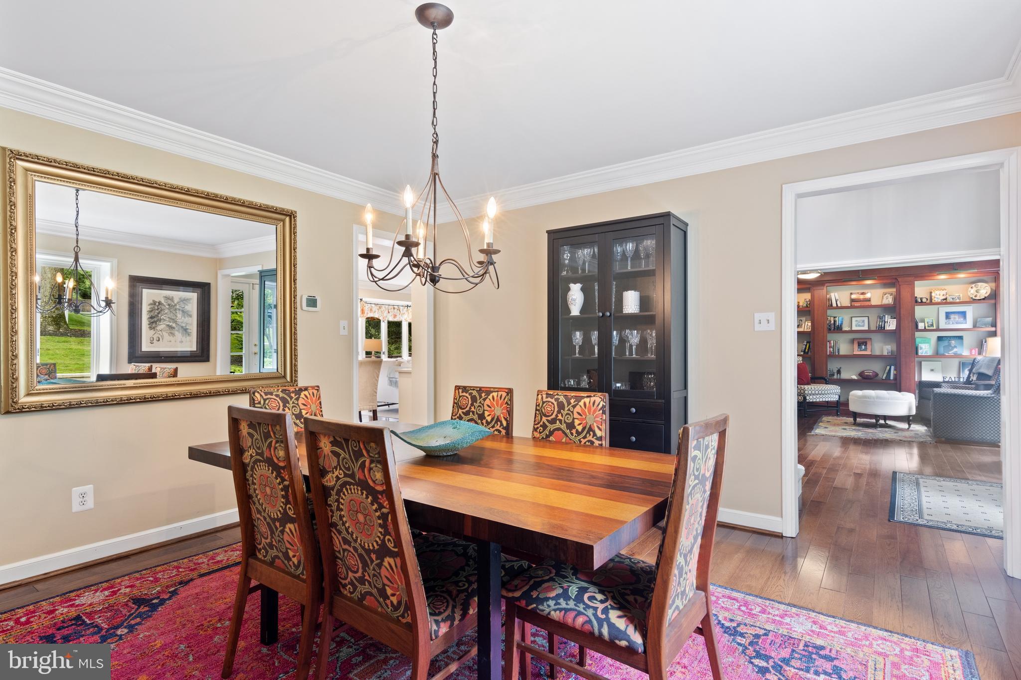 THE CIRCLES - Residential