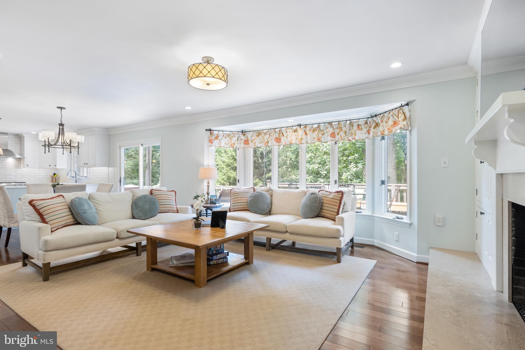 THE CIRCLES - Residential