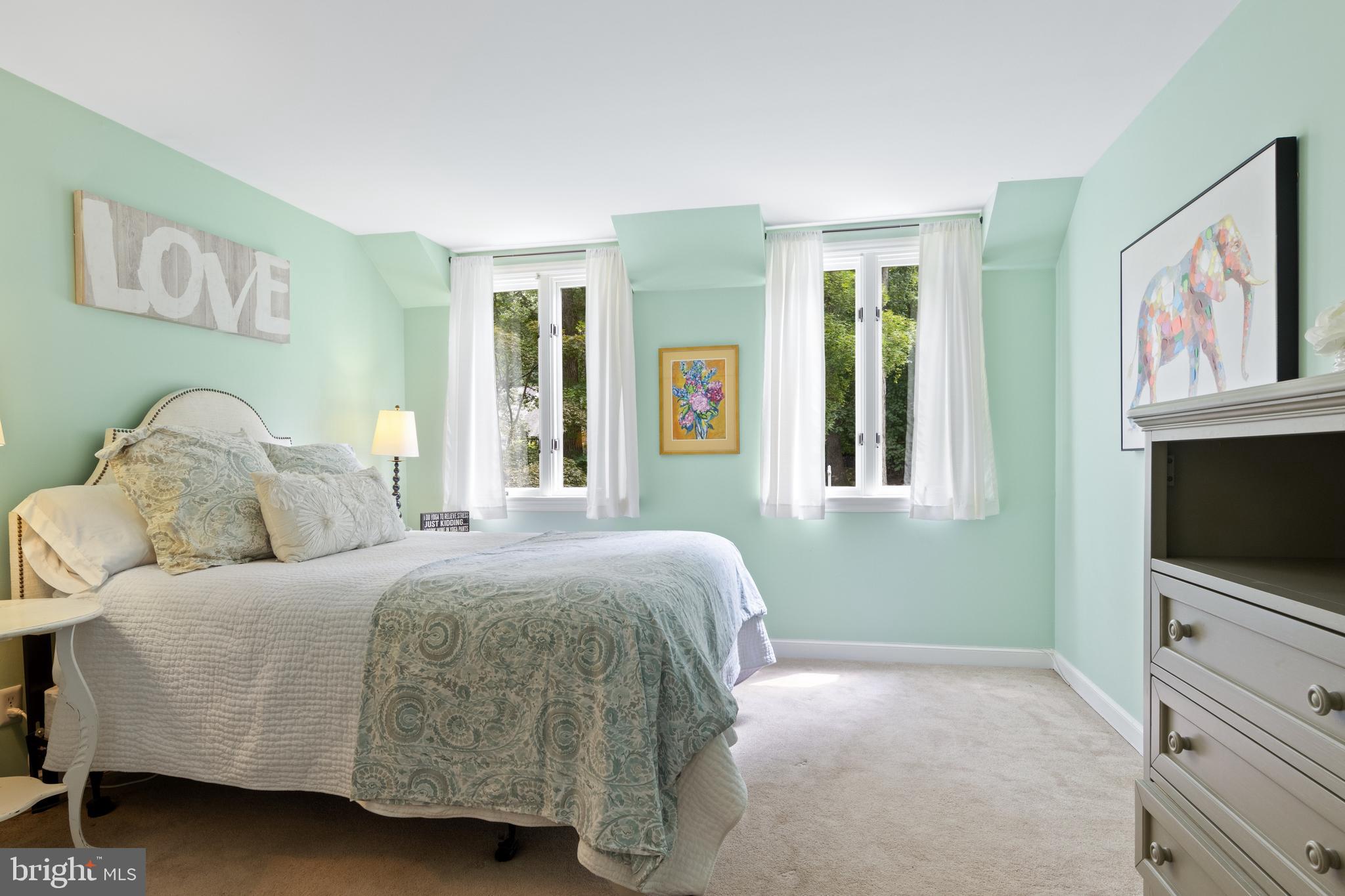 THE CIRCLES - Residential