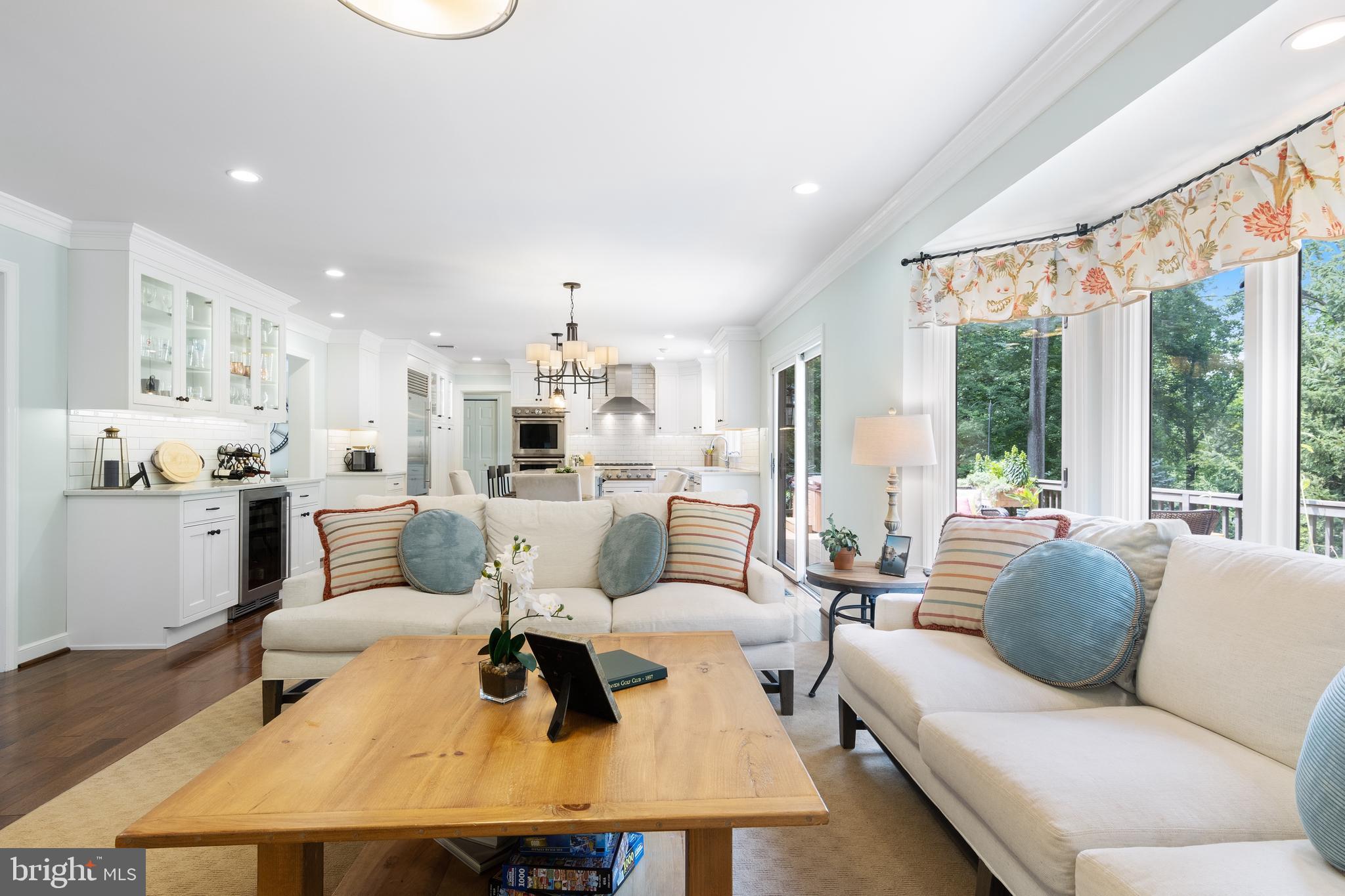 THE CIRCLES - Residential