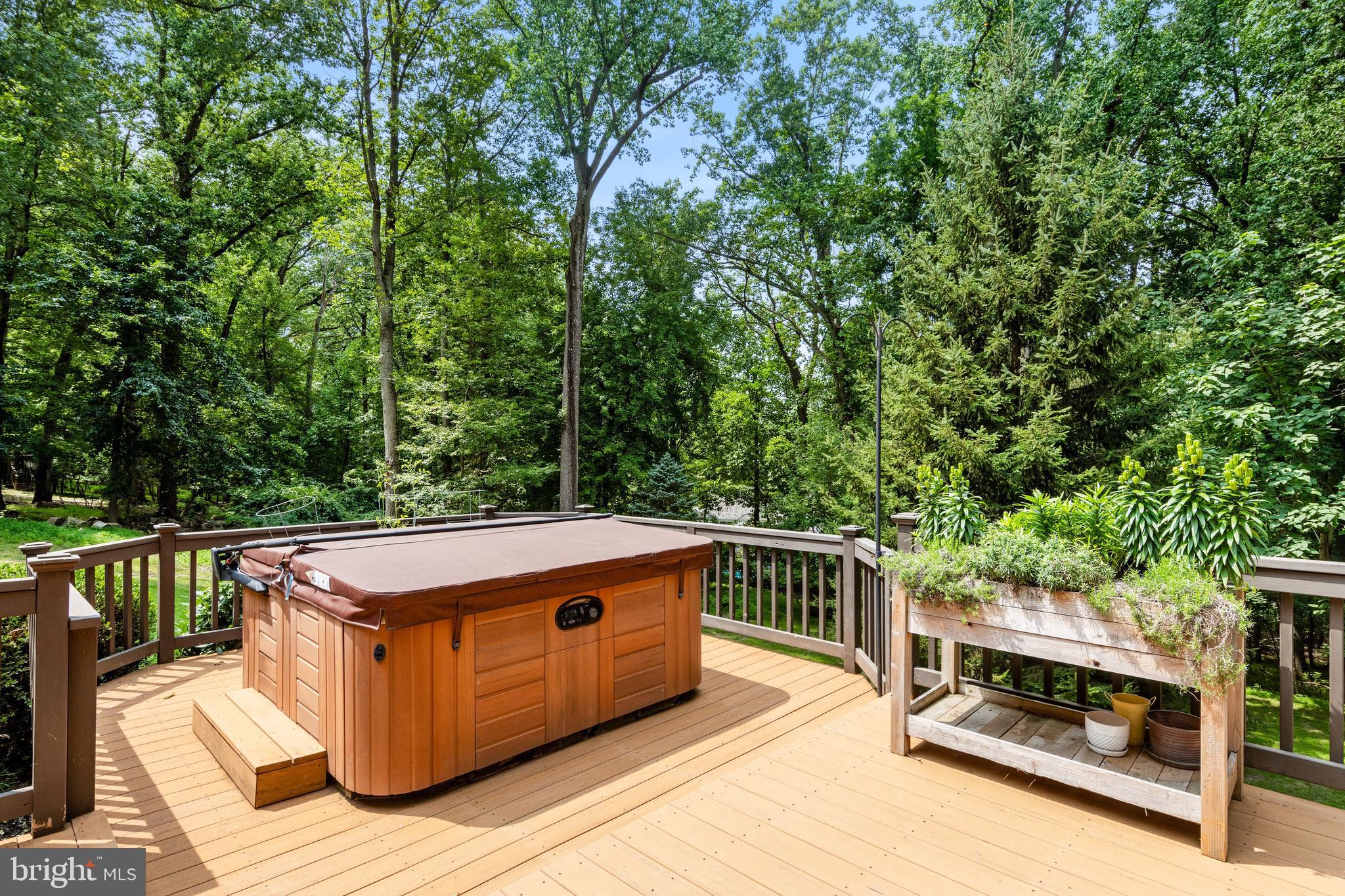 THE CIRCLES - Residential