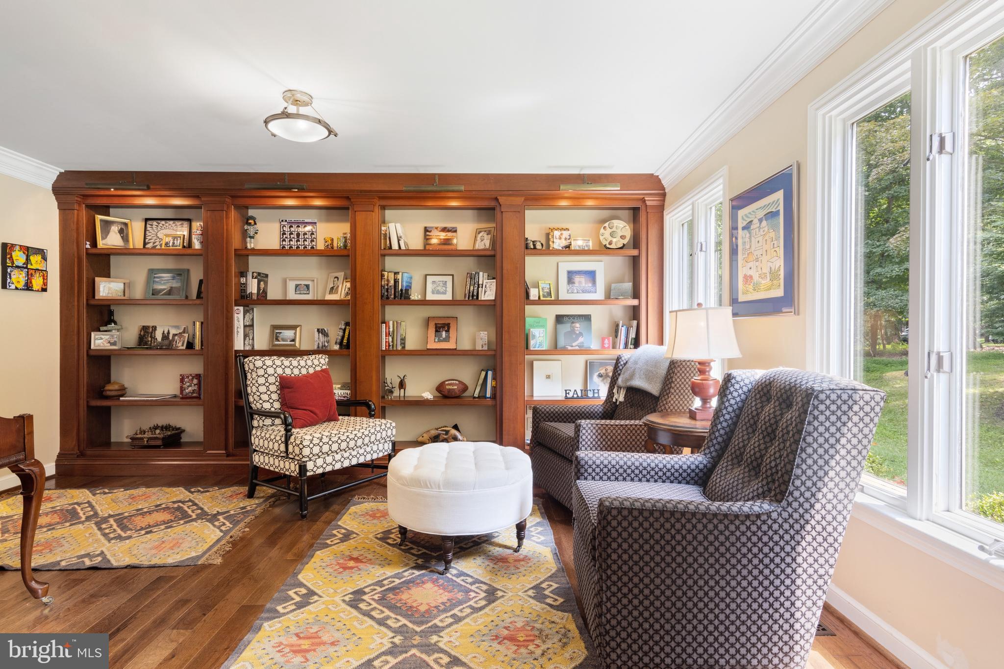 THE CIRCLES - Residential