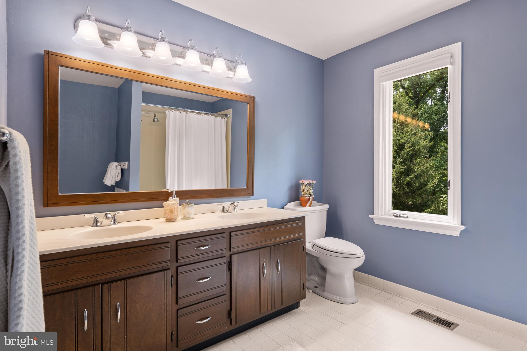 THE CIRCLES - Residential