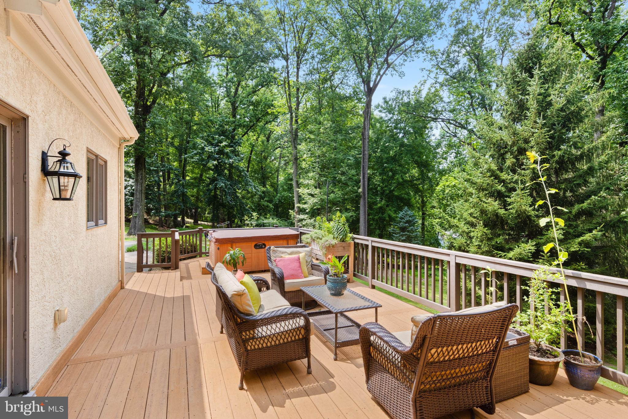 THE CIRCLES - Residential