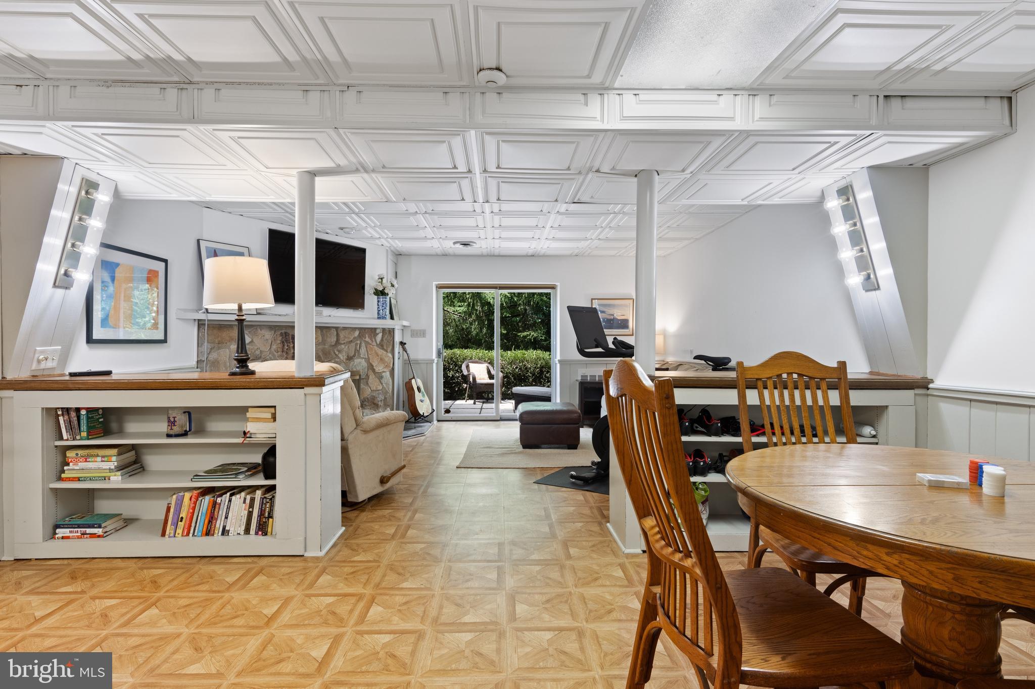 THE CIRCLES - Residential