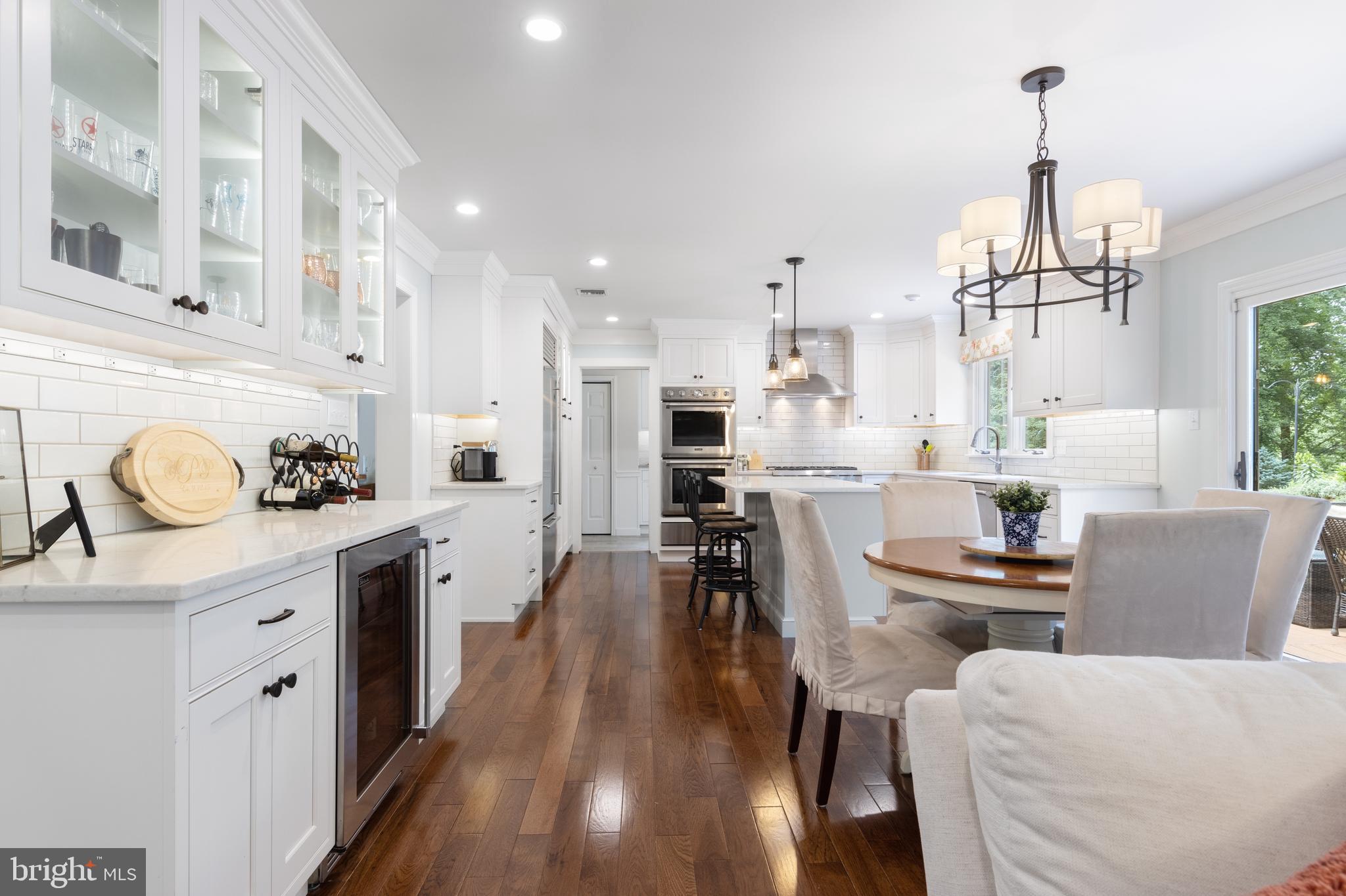 THE CIRCLES - Residential